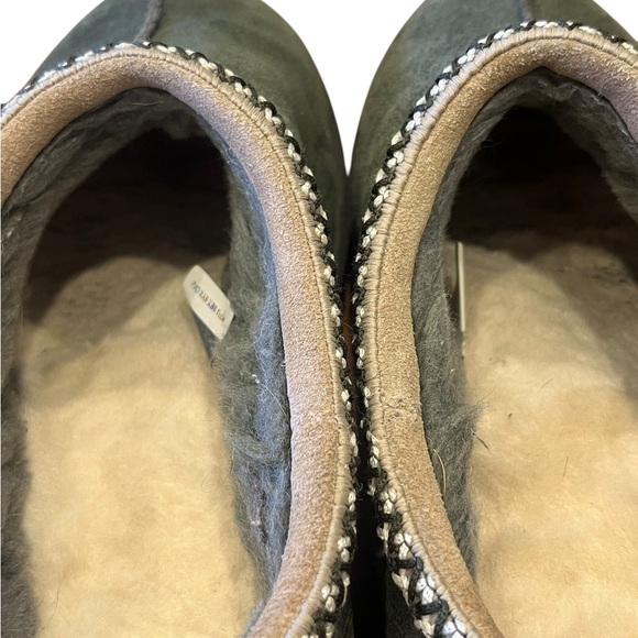 UGGS Forest Night Tasman II Embroidered Slides - Picture 10 of 11